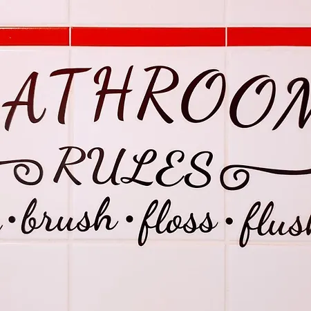 In Center Halle With Shared Bathroom & Kitchen - Free Wifi & Ground Floor