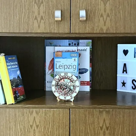 In Center Halle With Shared Bathroom & Kitchen - Free Wifi & Ground Floor Appartement