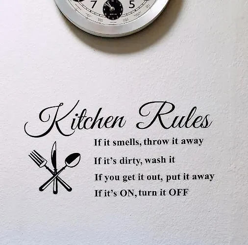 In Center Halle With Shared Bathroom & Kitchen - Free Wifi & Ground Floor *